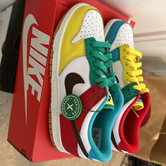 Nike NWT dunks women’s 7 youth 5.5 - Picture 4 of 6